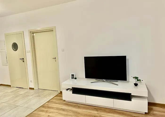 2-Bedroom Apartament Warszawa Praga